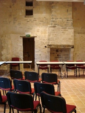 Salle auditoirum - Abbaye St Amant de Boixe