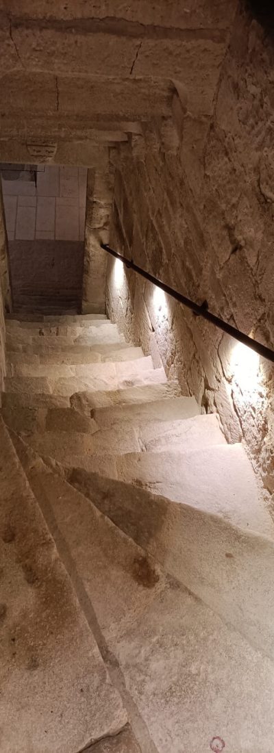 escalier abbaye - Abbaye St Amant de Boixe